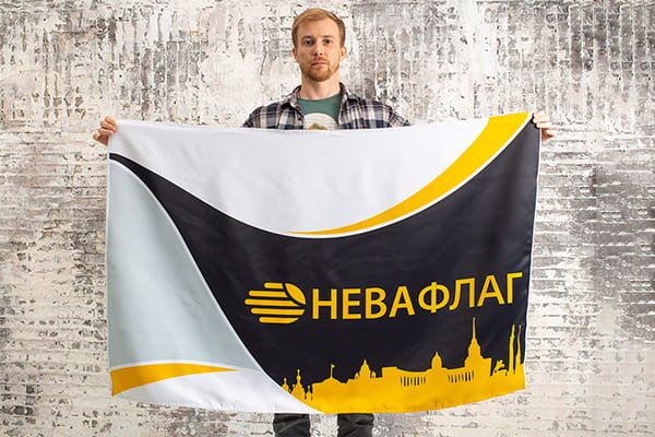 флаг со своим логотипом